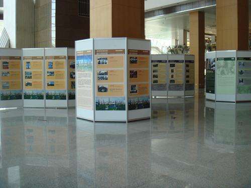 八棱柱展板完美制作 八棱柱展板完美制作