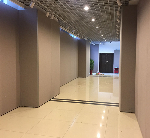 疫情下， 立欣無縫藝術展板如火如荼趕貨中